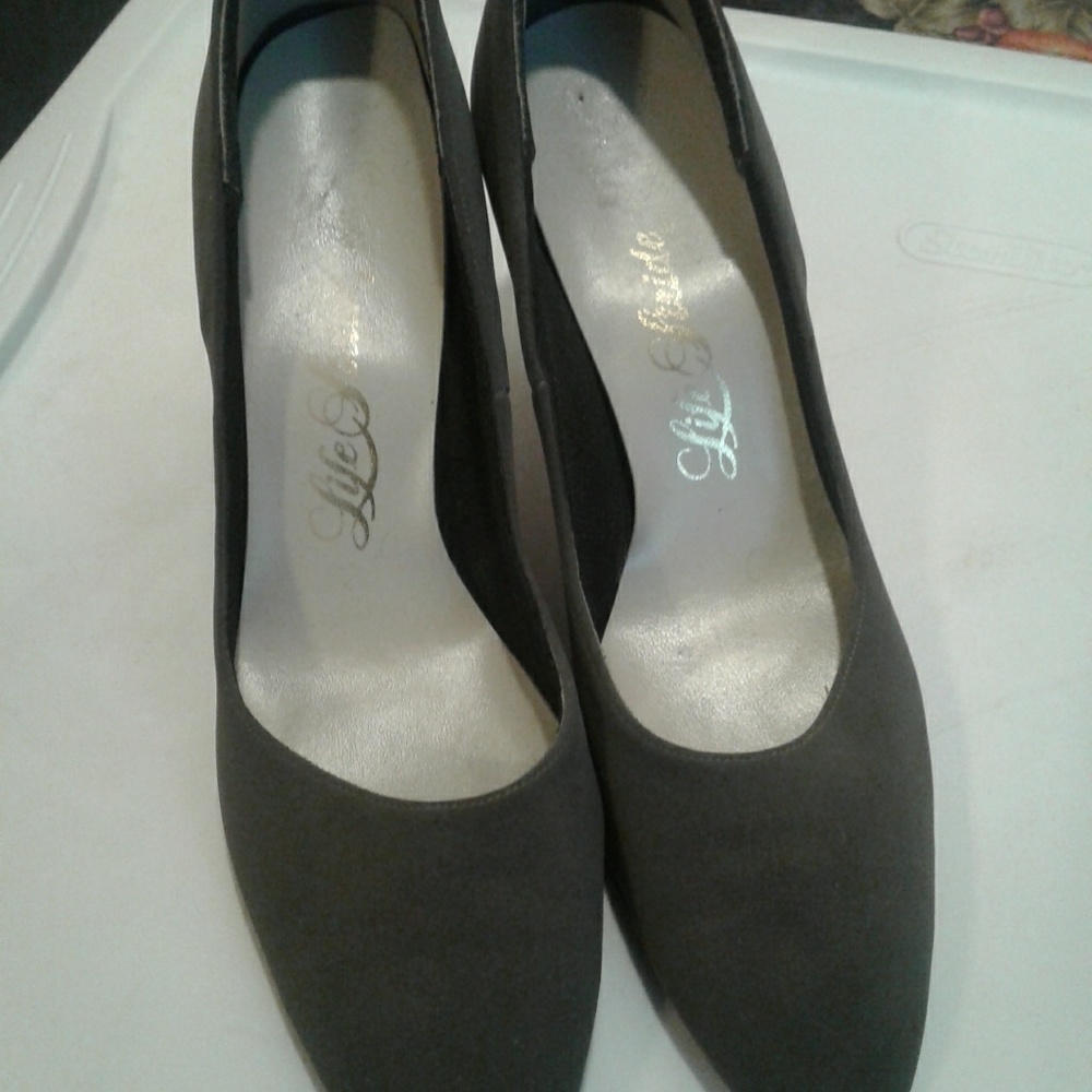 Vintage "Life Stride" Woman's Shoes * Gray Suede